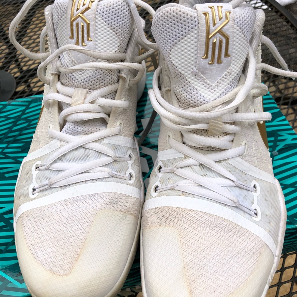 Men’s NIKE high top KYRIE 🏀